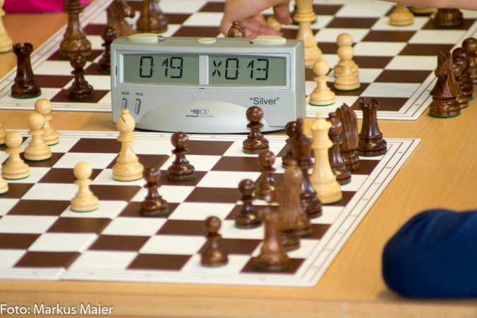 In der Turniersituation fallen oft die einfachsten Züge schwer. Schwarz wird letztlich über 15 Minuten gebraucht haben, bis der Befreiungszug gelingt. Kopf hoch - beim nächsten mal wird's besser laufen!